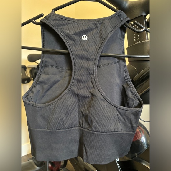 Lululemon workout tank - Picture 2 of 2